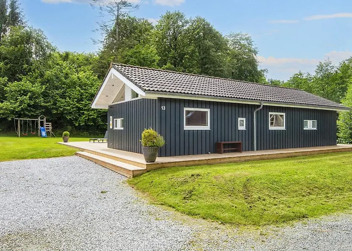 8 Person In Aabenraa Loddenhøj