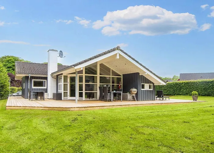 8 Person In Aabenraa Feriehus